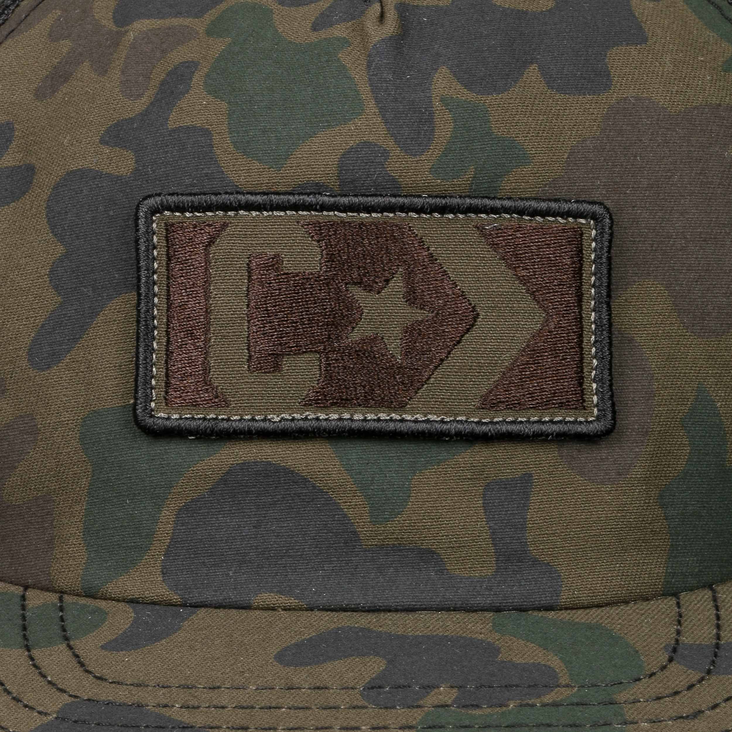 Casquette trucker 5 panneaux maille filet avec effet usé sur la visière