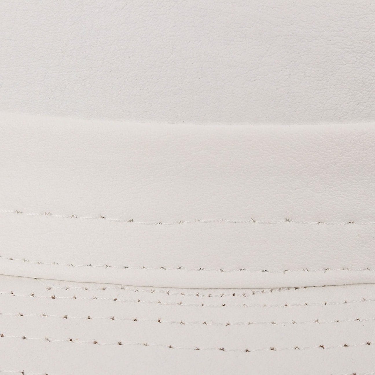 Cloche Chantale en lainage rouge et cuir synthétique noir - Créations